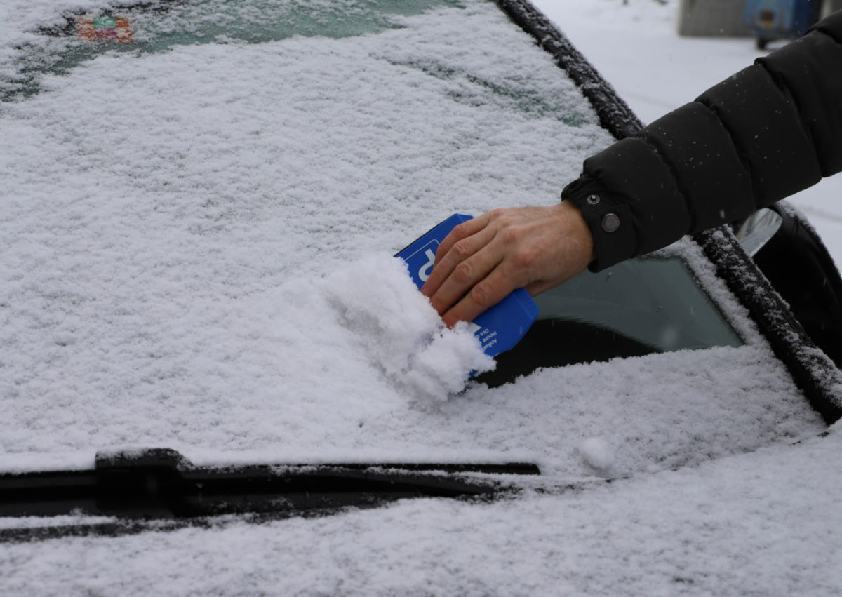 Parkscheibe mit Eiskratzer