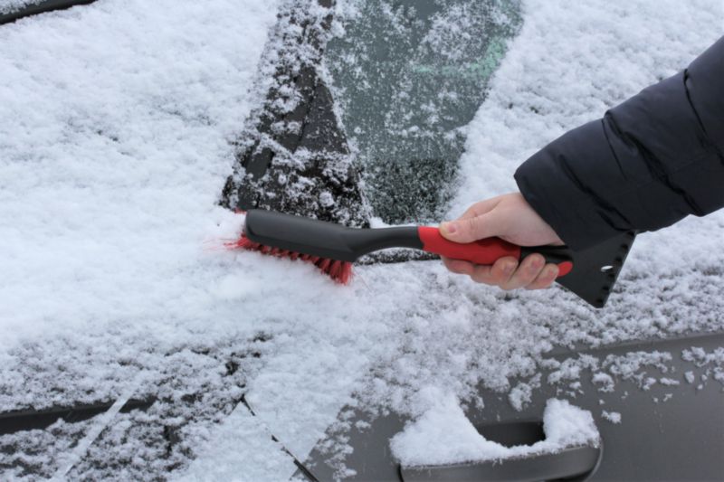 Grattoir à glace fouet à neige court